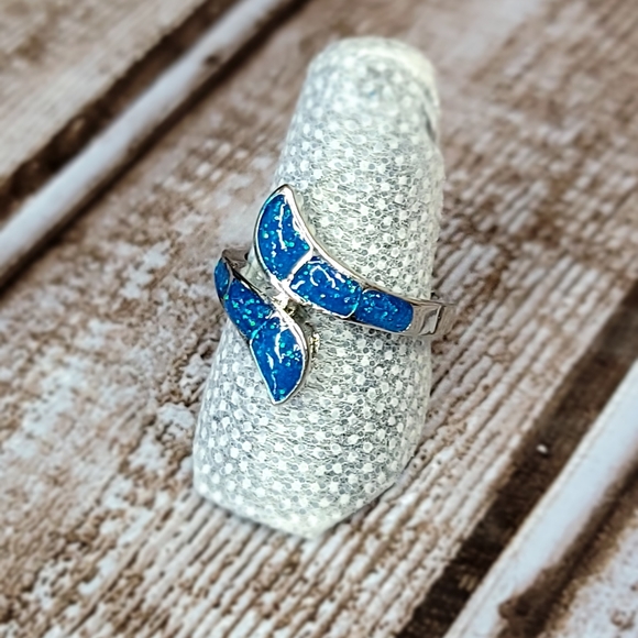 Women's Ring Size 7.5 - Picture 2 of 4